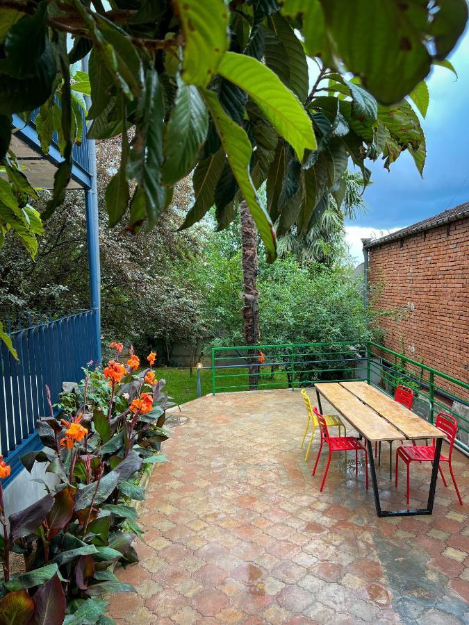 Black Tomato Hostel Kutaisi Exteriér fotografie