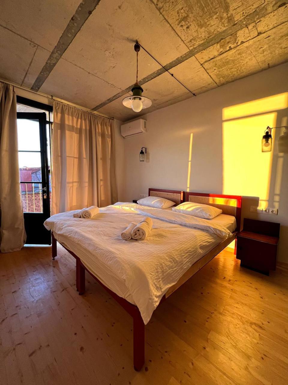 Black Tomato Hostel Kutaisi Exteriér fotografie