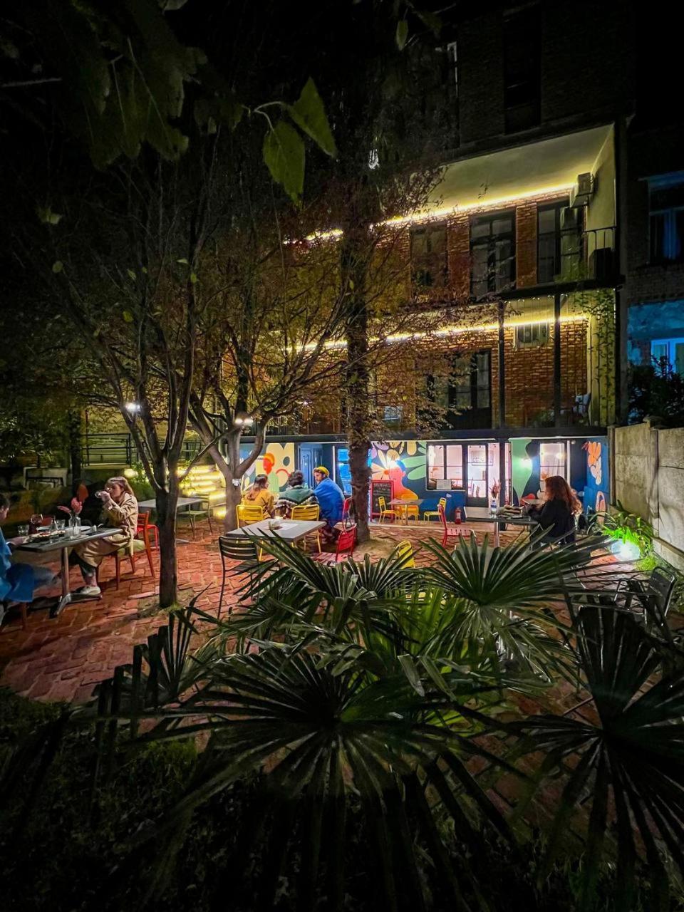 Black Tomato Hostel Kutaisi Exteriér fotografie
